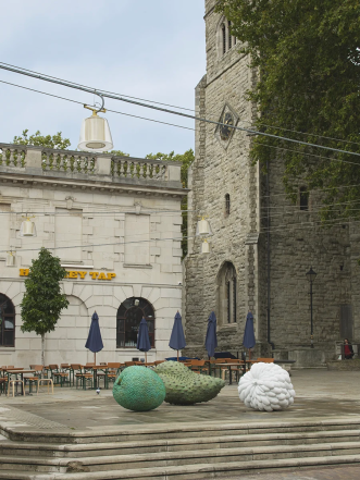 A quiet aid to memory and solidarity: review of Veronica Ryan's 'Multiple Conversations'
