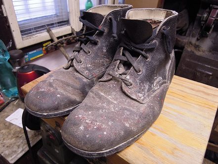 Two poems by Richard Dulgheriu: Resentment / Old Boots